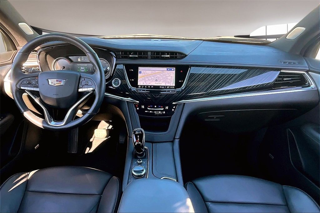 Used 2025 Cadillac XT6 Premium Luxury image 15