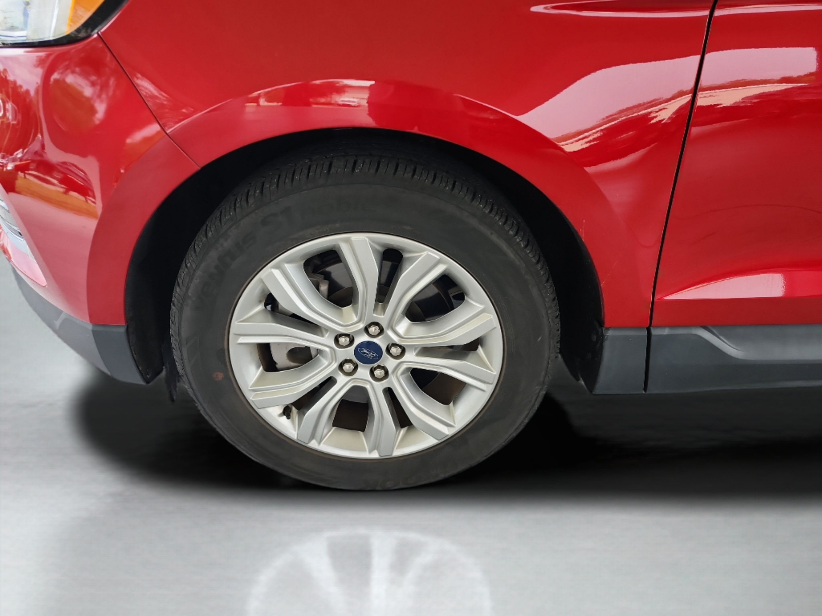 Used 2021 Ford Edge Titanium FWD image 28