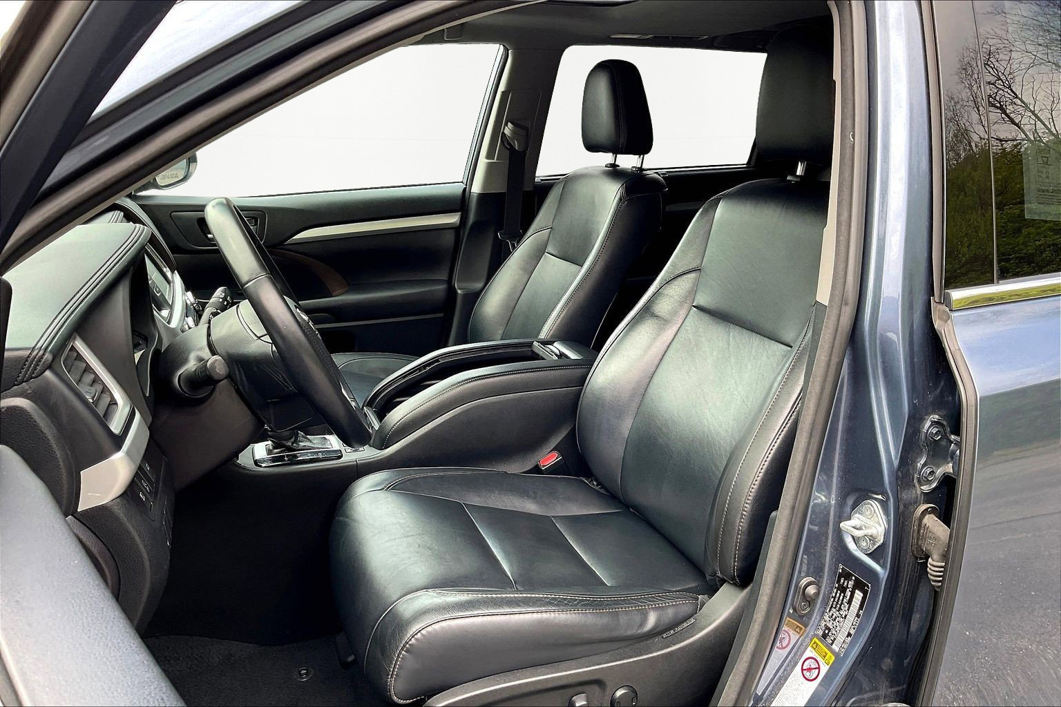 Used 2018 Toyota Highlander XLE image 21