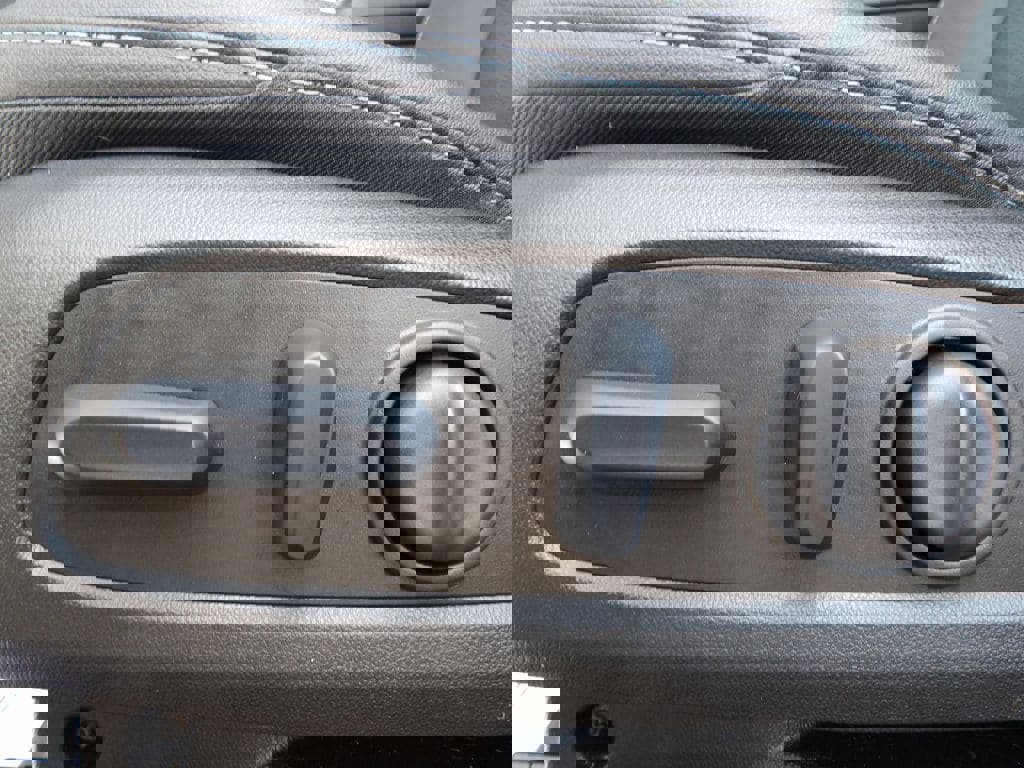 Used 2023 Chevrolet Bolt LT w/ Infotainment Package image 21