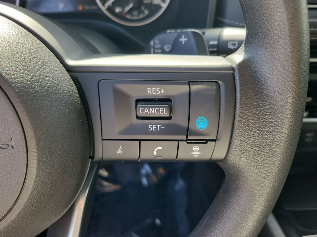 Certified 2024 Nissan Rogue SV FWD image 21