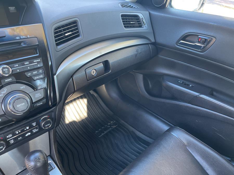 Used 2013 Acura ILX Hybrid w/ Technology Package FWD image 40