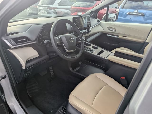 Used 2024 Toyota Sienna XLE w/ XLE Plus Package image 10