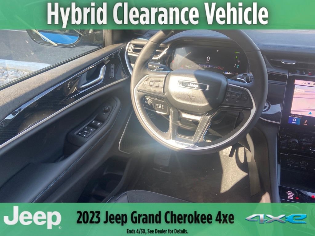 New 2023 Jeep Grand Cherokee Trailhawk w/ Luxury Tech Group III image 18