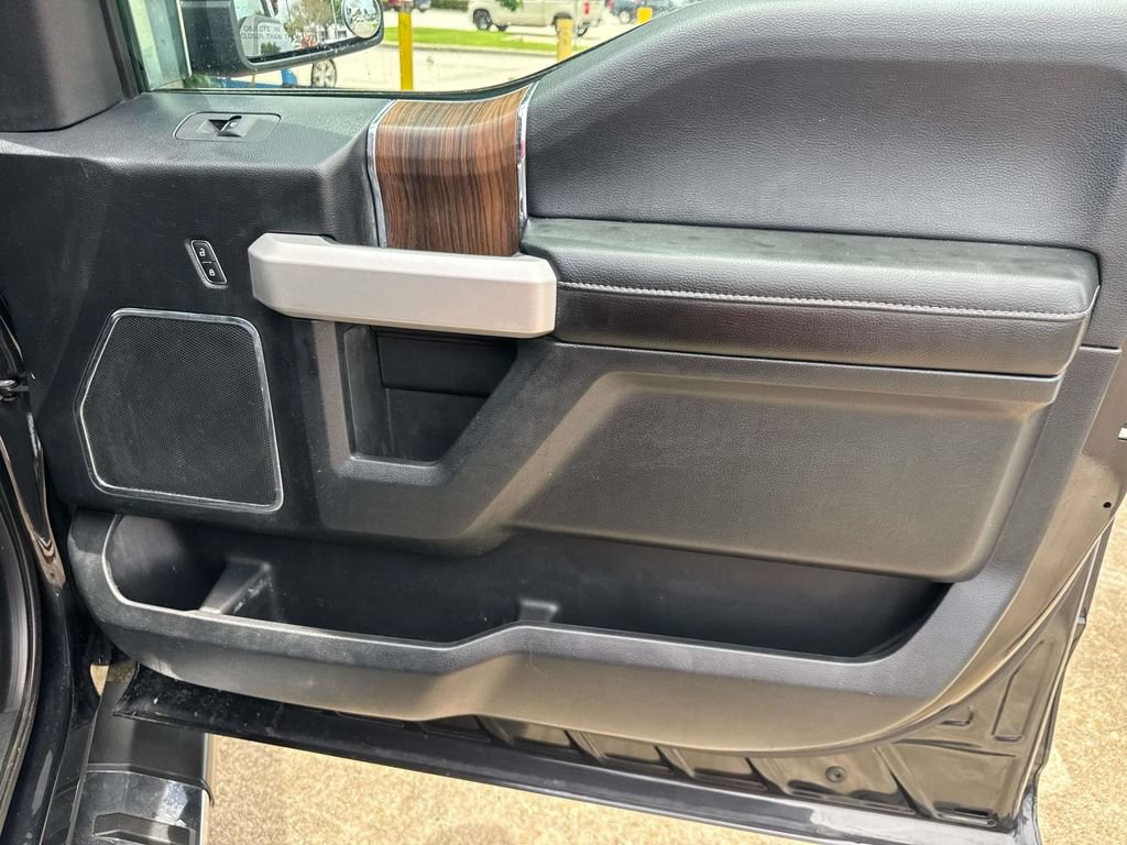 Used 2015 Ford F150 Lariat w/ Equipment Group 502A Luxury AWD/4WD image 15
