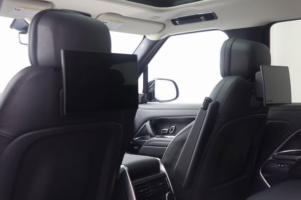 New 2025 Land Rover Range Rover SE image 16