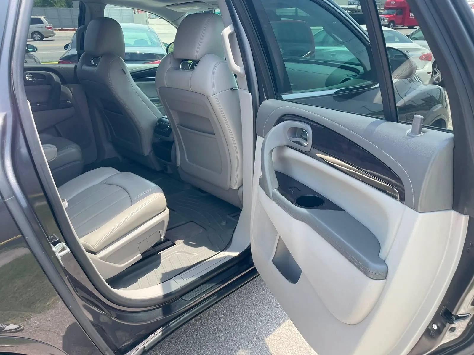Used 2015 Buick Enclave Leather FWD image 5