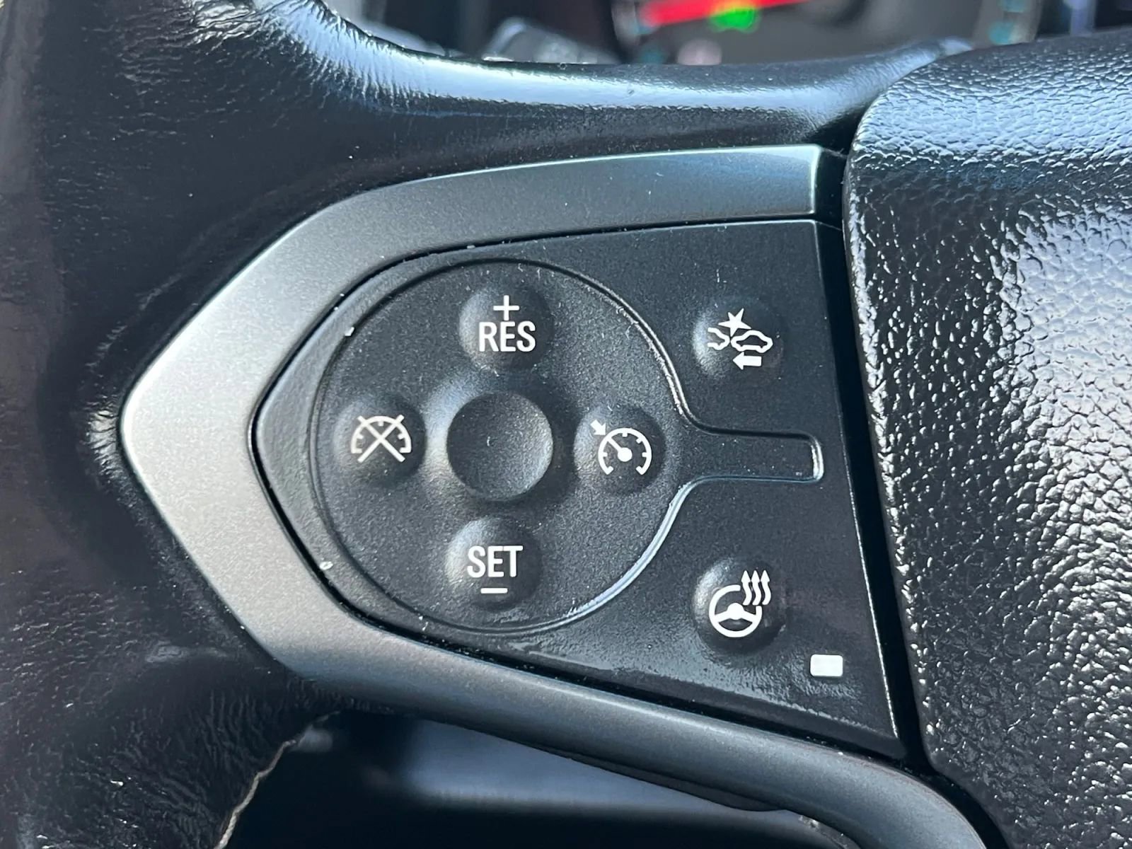 Used 2018 Chevrolet Suburban LT w/ Luxury Package image 43