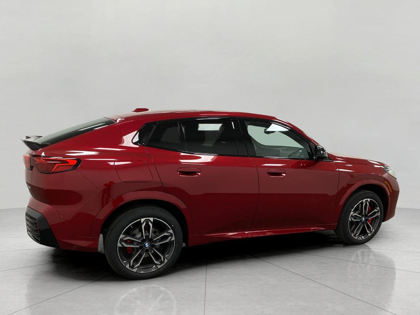 New 2026 BMW X2 xDrive28i AWD/4WD image 2