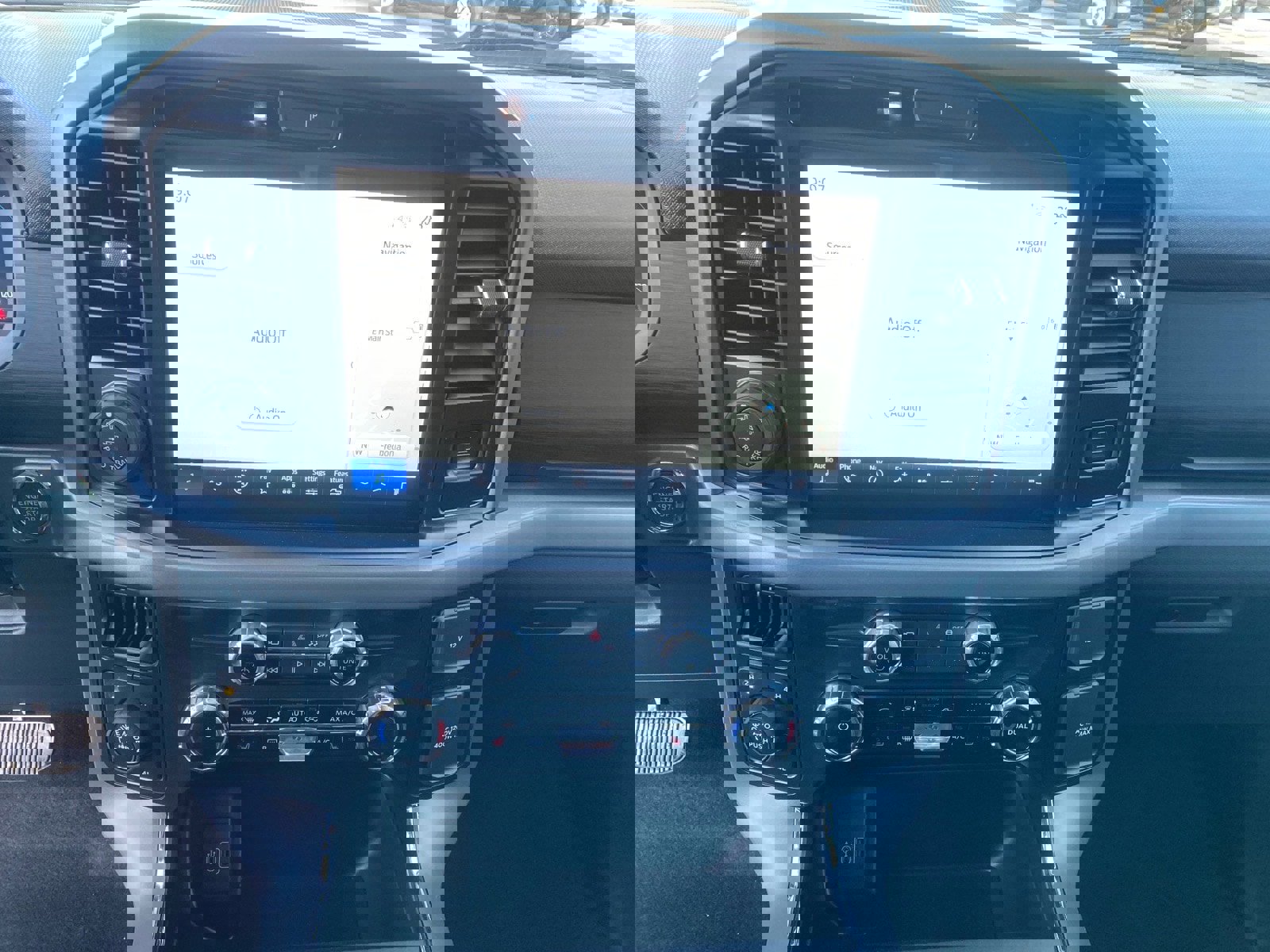 Used 2025 Ford F150 XLT w/ Equipment Group 302A MID image 11