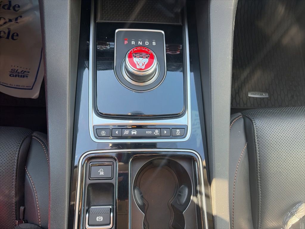 Used 2018 Jaguar F-PACE Prestige image 21