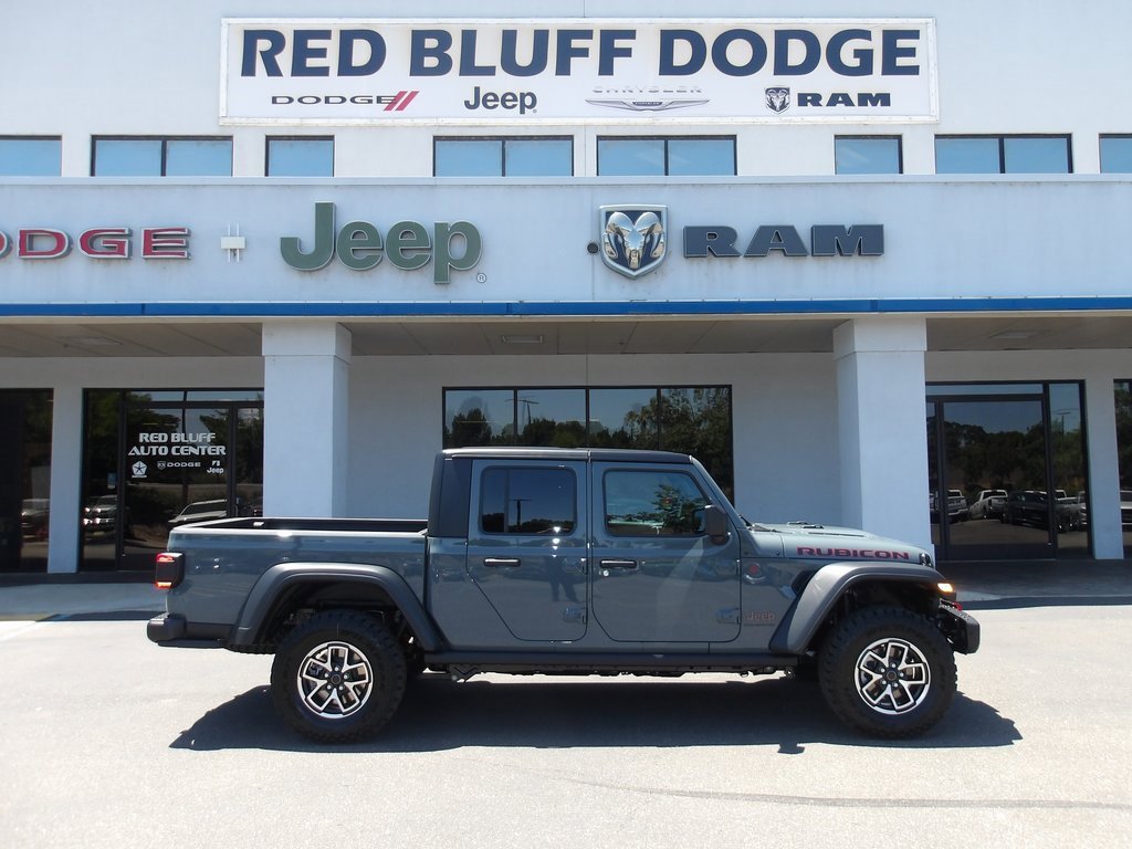 New 2025 Jeep Gladiator Rubicon w/ Steel Bumper Group