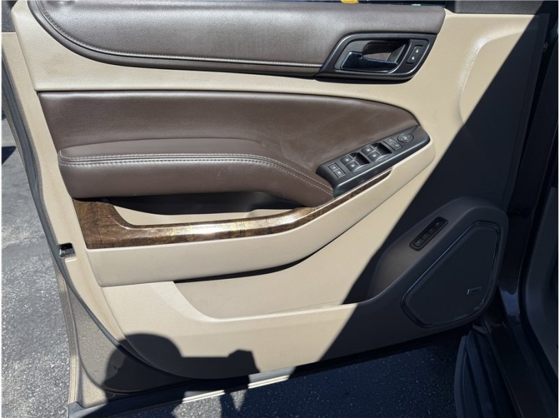 Used 2016 Chevrolet Suburban LT image 15