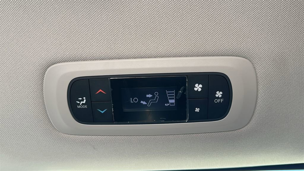 Used 2017 Chrysler Pacifica LX image 31