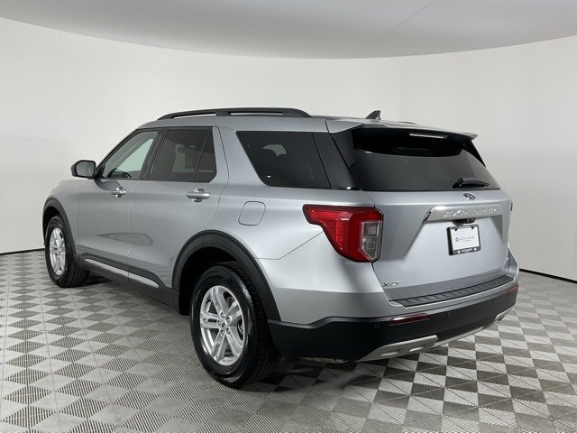Used 2024 Ford Explorer XLT w/ Equipment Group 202A image 5