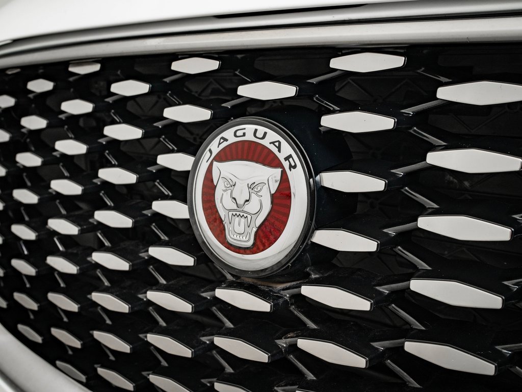 Used 2023 Jaguar F-PACE S image 3