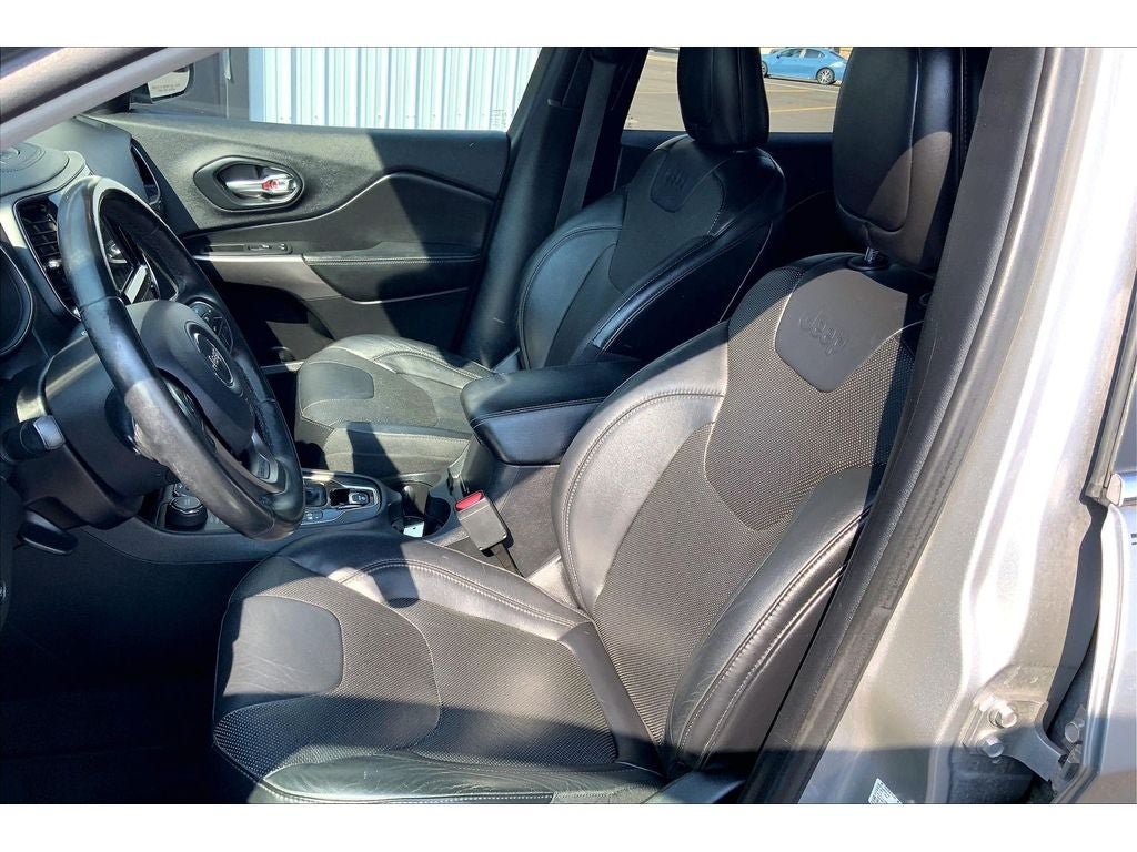 Used 2019 Jeep Cherokee Limited AWD/4WD image 26