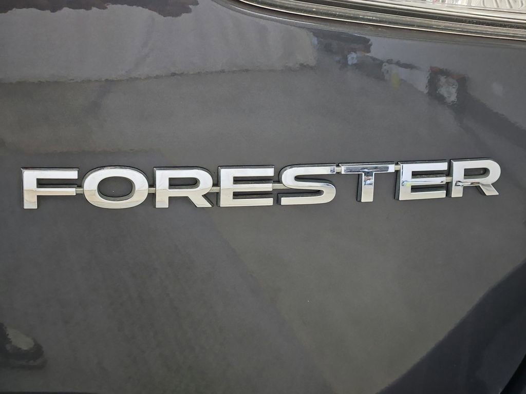 Used 2021 Subaru Forester Limited image 32