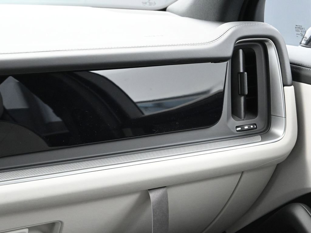 New 2026 Porsche Cayenne S image 23