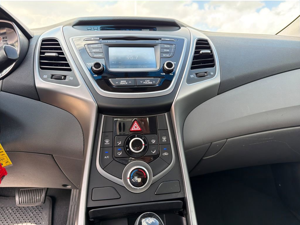 Used 2015 Hyundai Elantra SE w/ Option Group 02 image 19