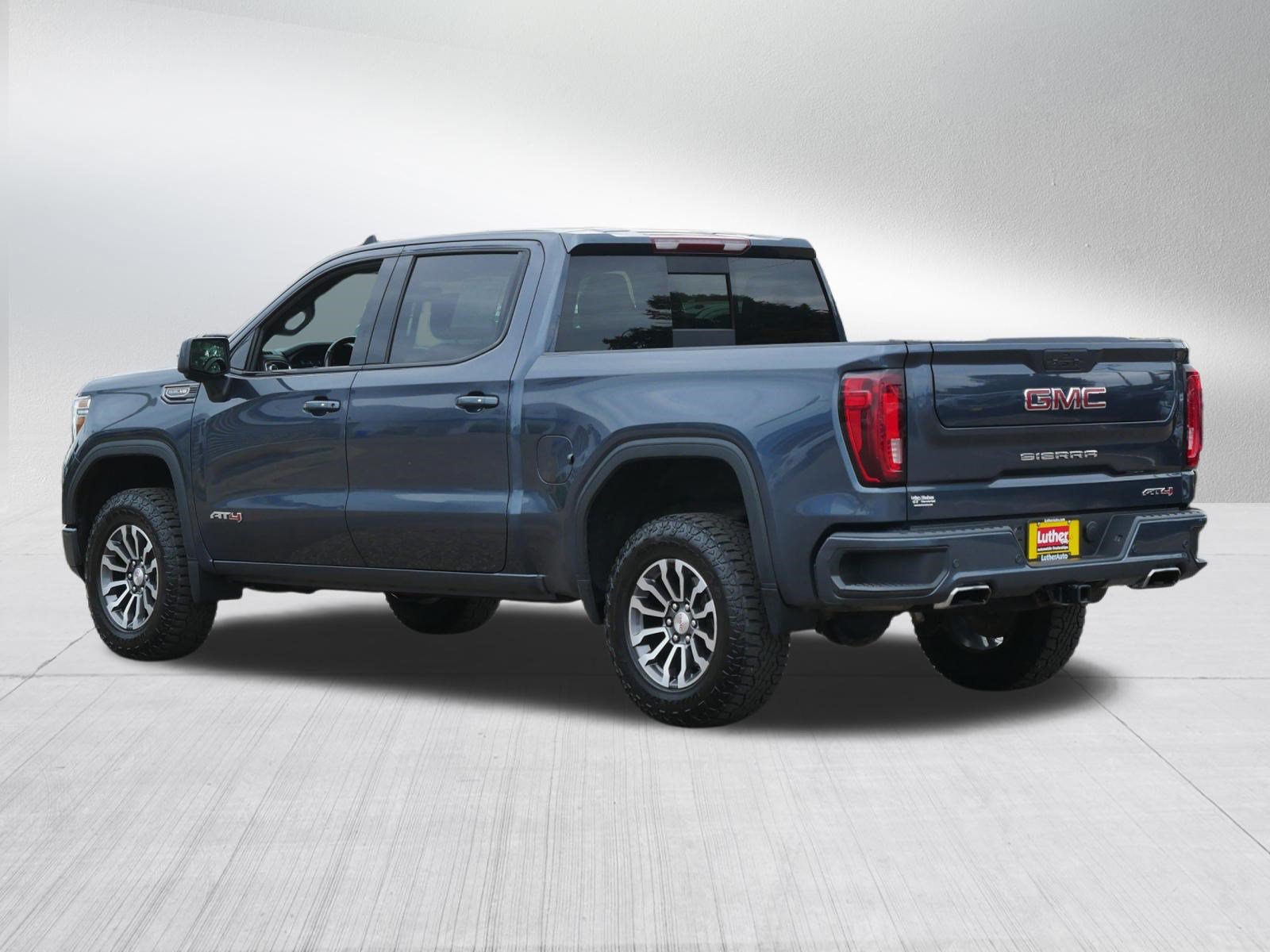 Used 2021 GMC Sierra 1500 AT4 w/ AT4 Value Package AWD/4WD image 5