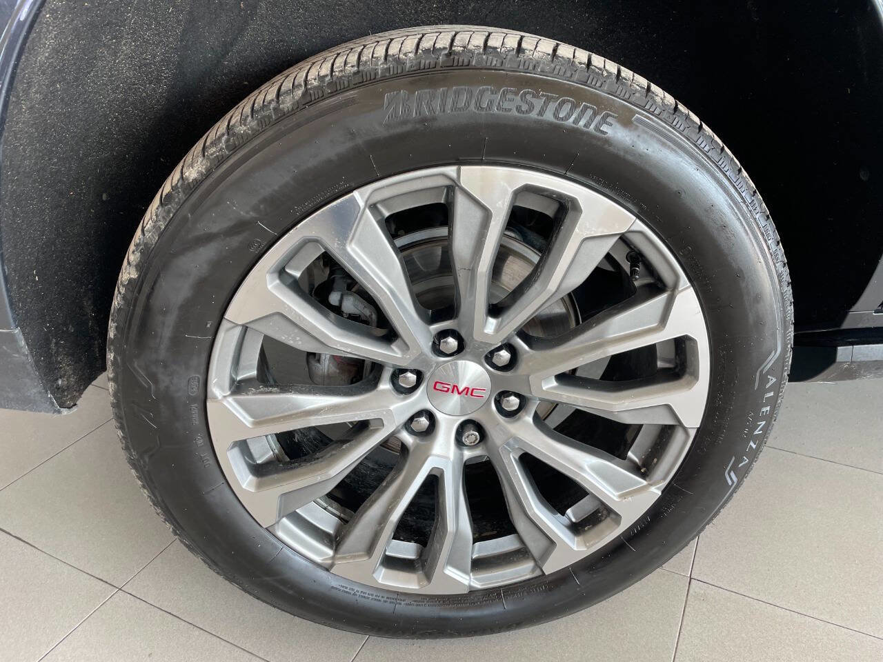 Used 2021 GMC Yukon Denali w/ Denali Premium Package image 14