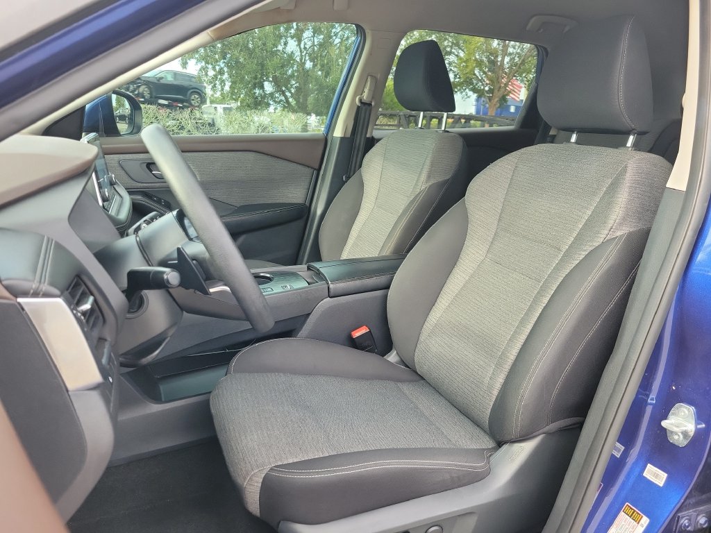 Used 2023 Nissan Rogue SV FWD image 16