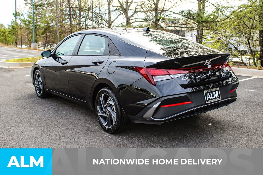 Used 2025 Hyundai Elantra Sport image 5