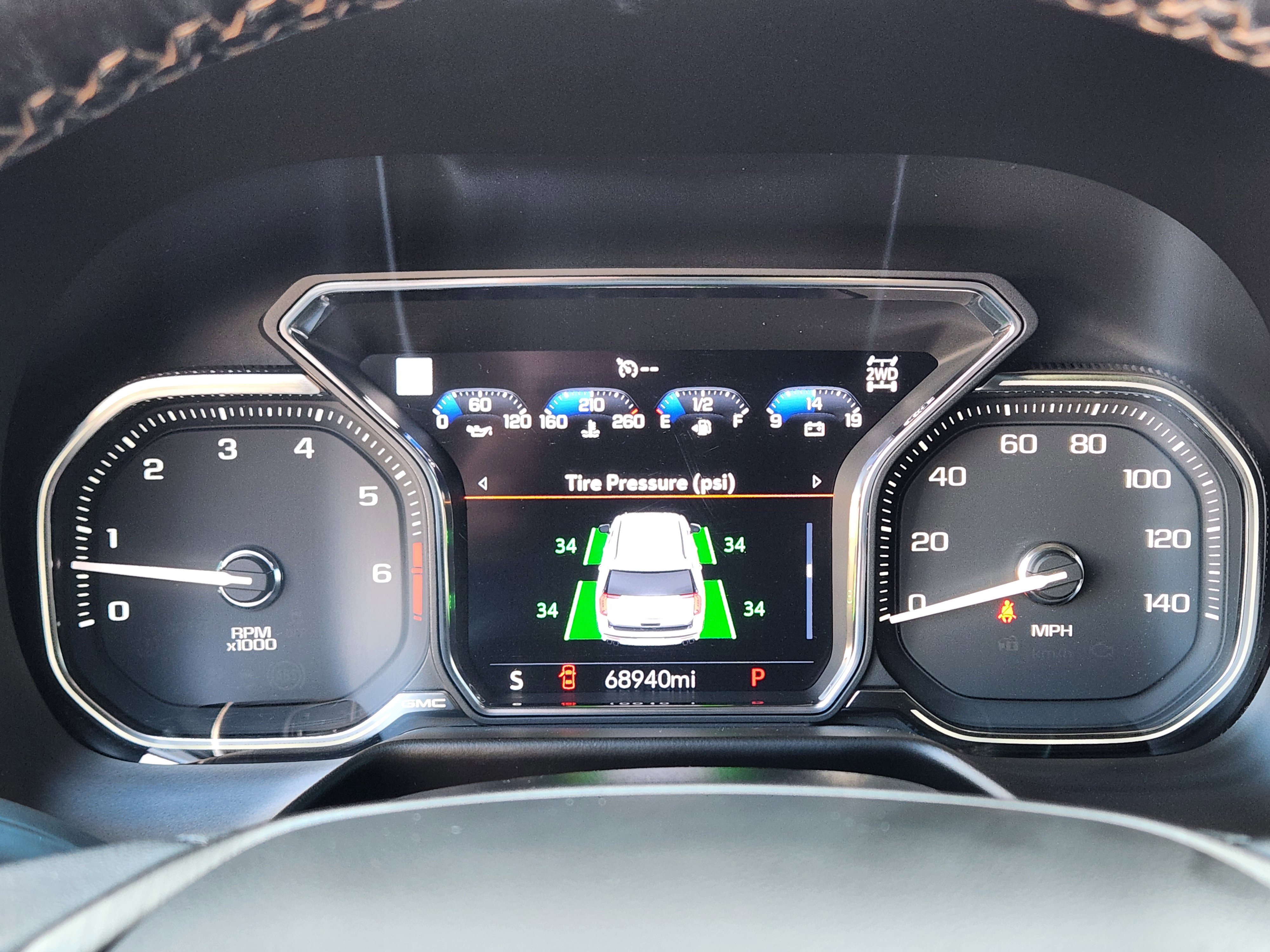 Used 2021 GMC Yukon AT4 w/ Rear Media and Nav Package image 11