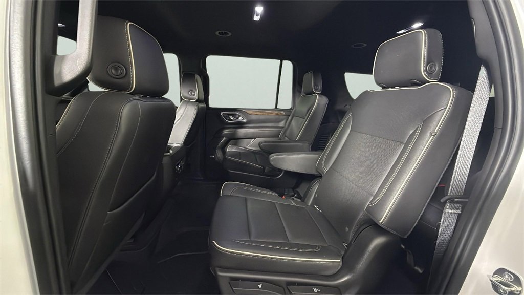 Used 2021 Chevrolet Suburban Premier image 25