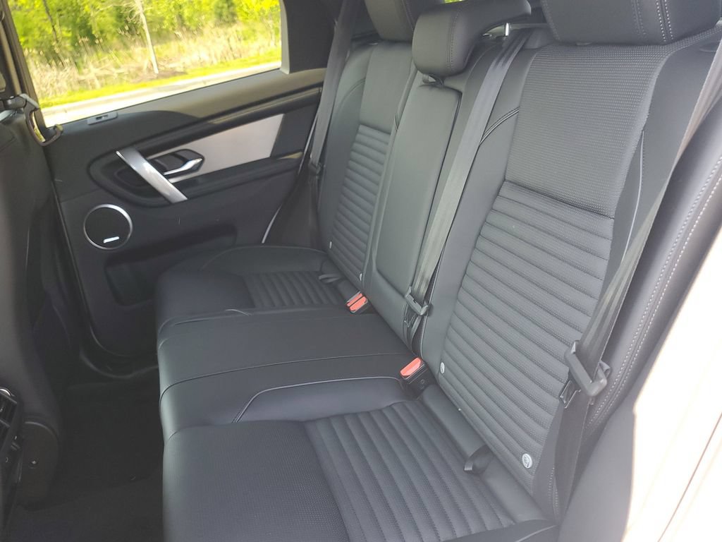 Used 2026 Land Rover Discovery Sport Landmark AWD/4WD image 34