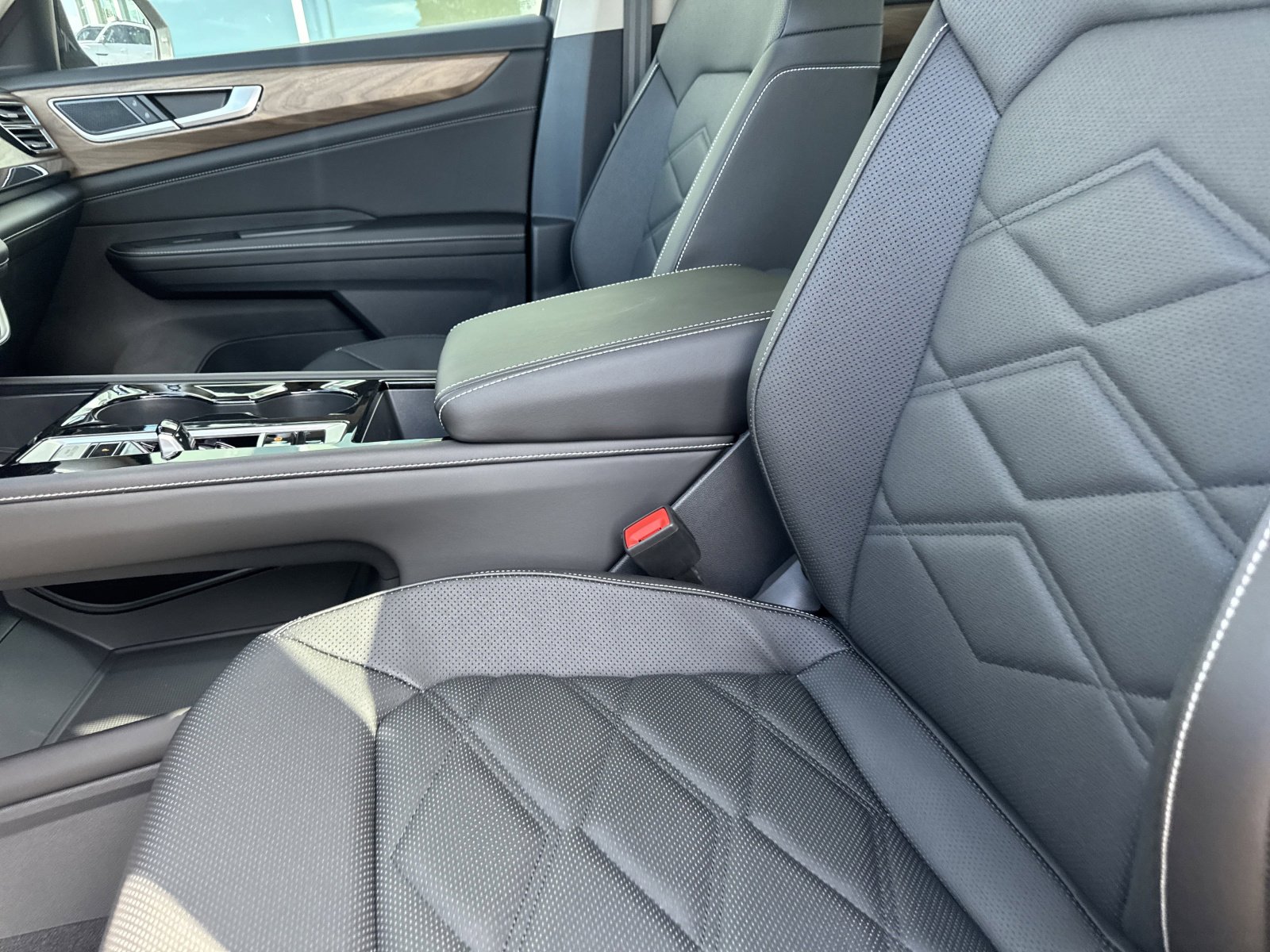 New 2026 Volkswagen Atlas SE image 14