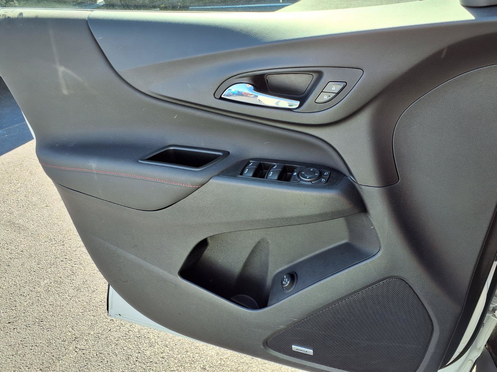 Used 2022 Chevrolet Equinox RS w/ RS Leather Package FWD image 21