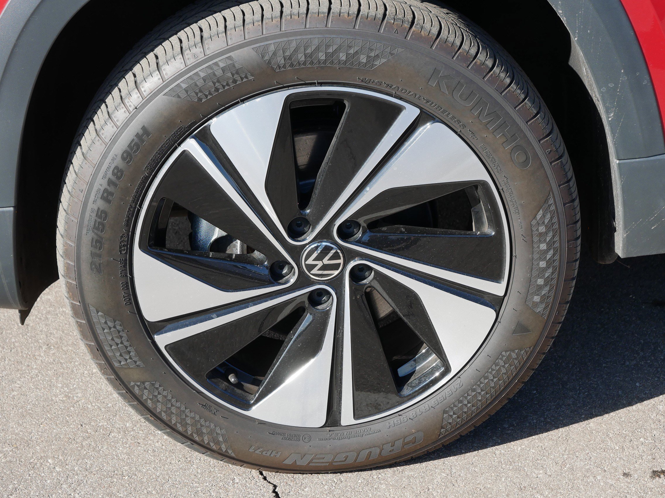 Used 2024 Volkswagen Taos SE image 15