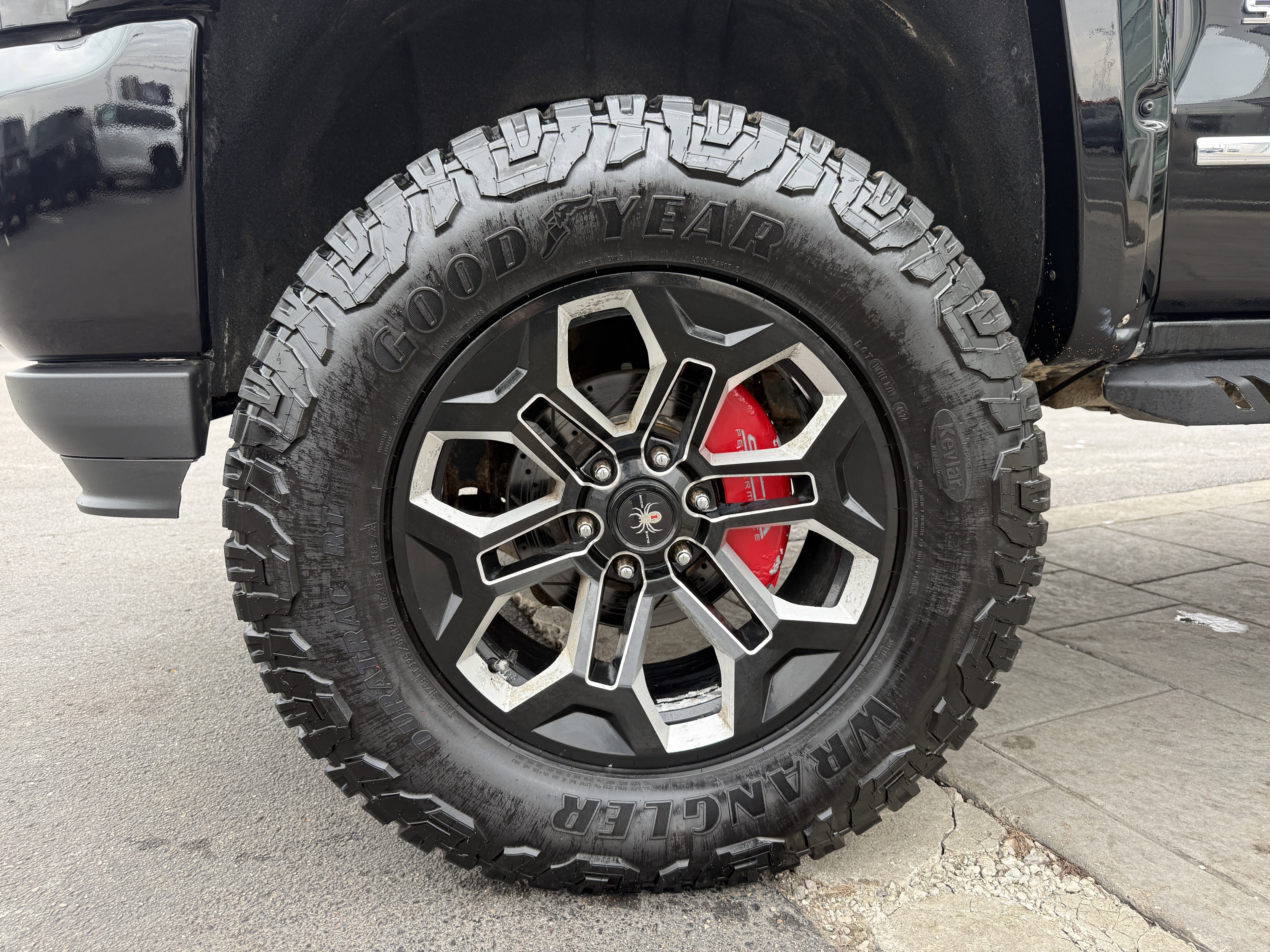 Used 2017 Chevrolet Silverado 1500 LTZ Z71 w/ LTZ Plus Package image 31