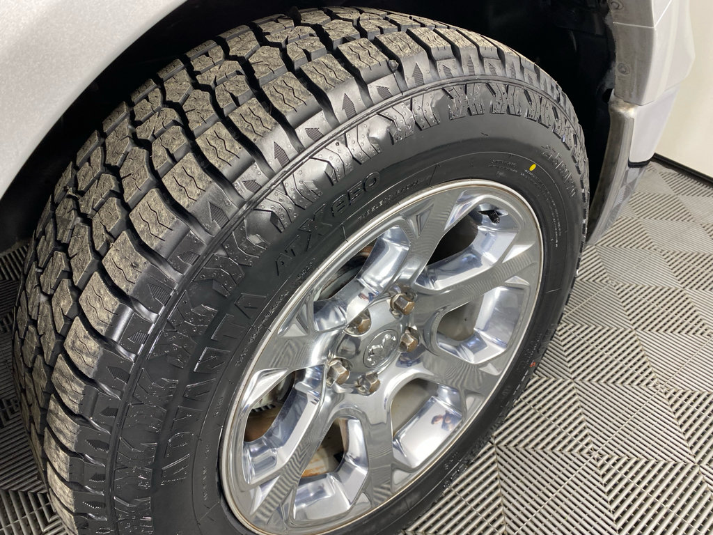 Used 2017 RAM 1500 Laramie w/ Convenience Group AWD/4WD image 16