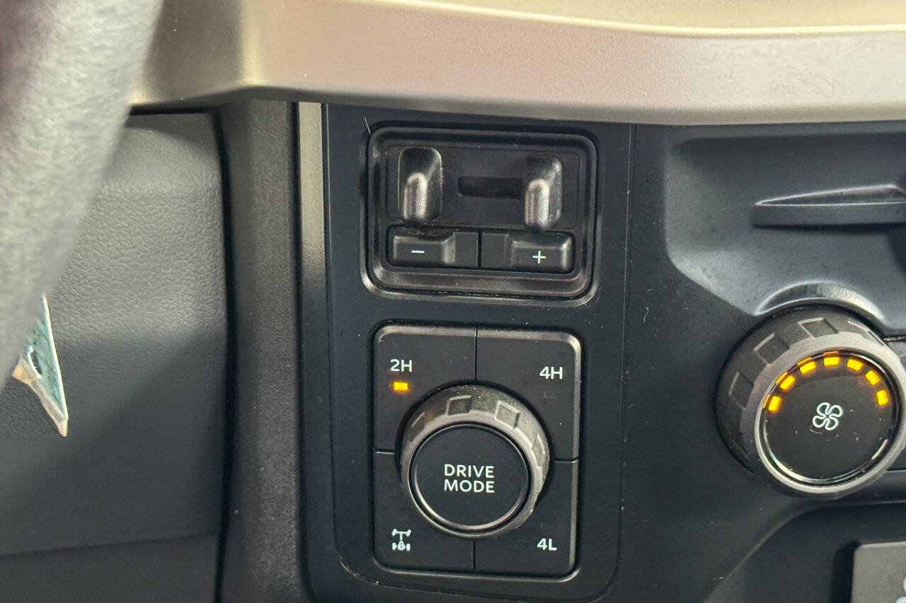 Used 2024 Ford F350 XLT w/ FX4 Off-Road Package image 27