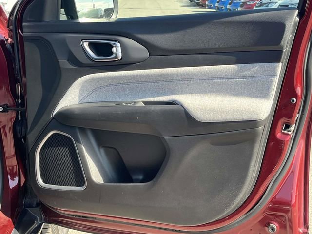 Used 2022 Jeep Compass Latitude image 25