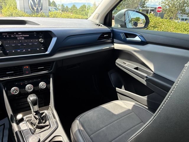 Used 2023 Volkswagen Taos SE w/ Panoramic Sunroof Package AWD/4WD image 19