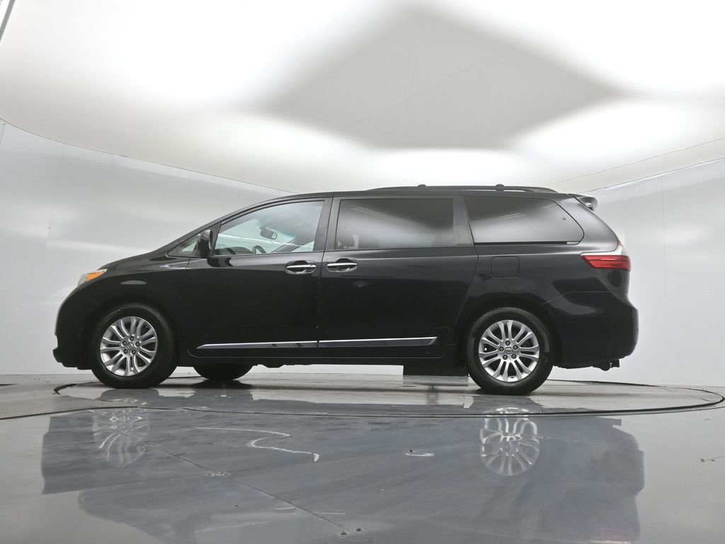 Used 2015 Toyota Sienna XLE Premium FWD image 55