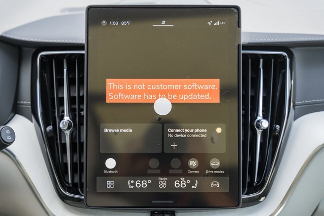 New 2026 Volvo XC60 B5 Ultra w/ Climate Package image 21