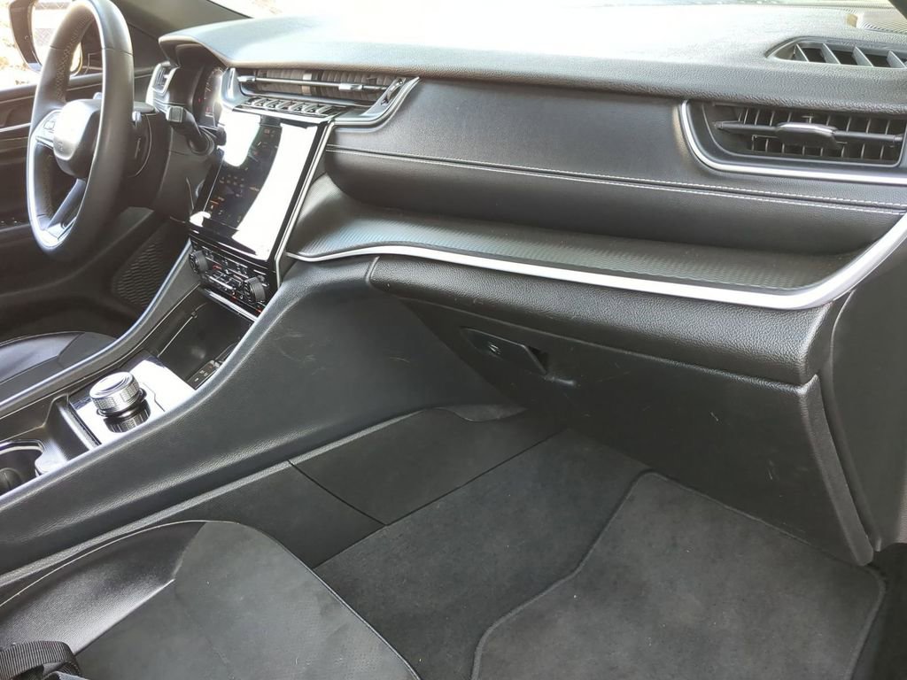 Used 2023 Jeep Grand Cherokee L Laredo image 20