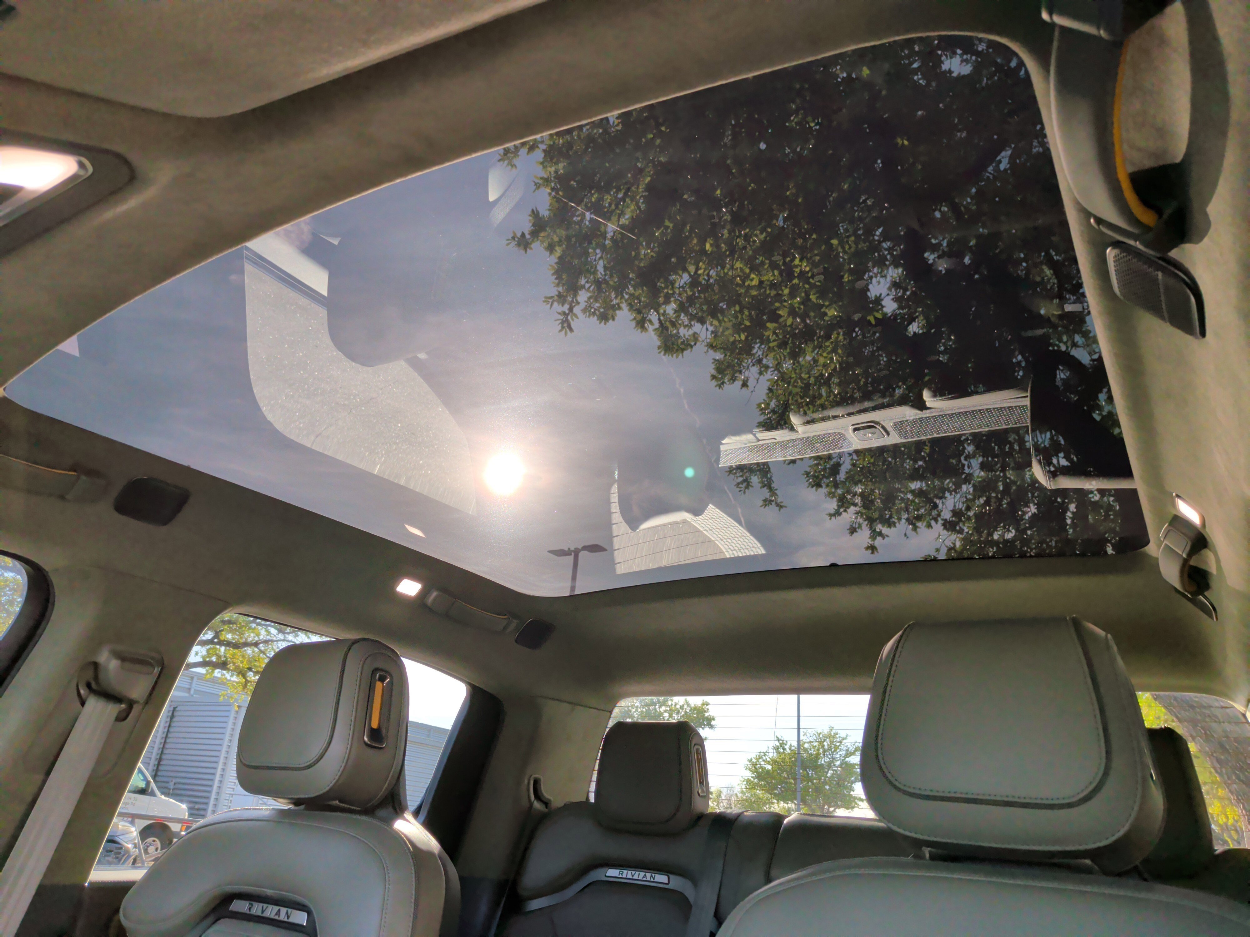 Used 2024 Rivian R1T Adventure image 28