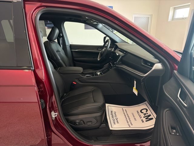 New 2026 Jeep Grand Cherokee L Limited w/ Limited Altitude Package AWD/4WD image 20