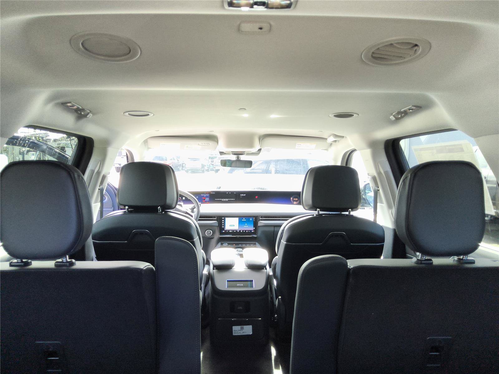 New 2027 Lincoln Navigator Premiere RWD image 20