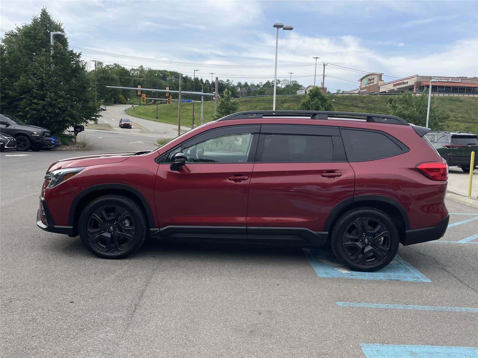 Certified 2023 Subaru Ascent Onyx Edition Limited AWD/4WD image 2