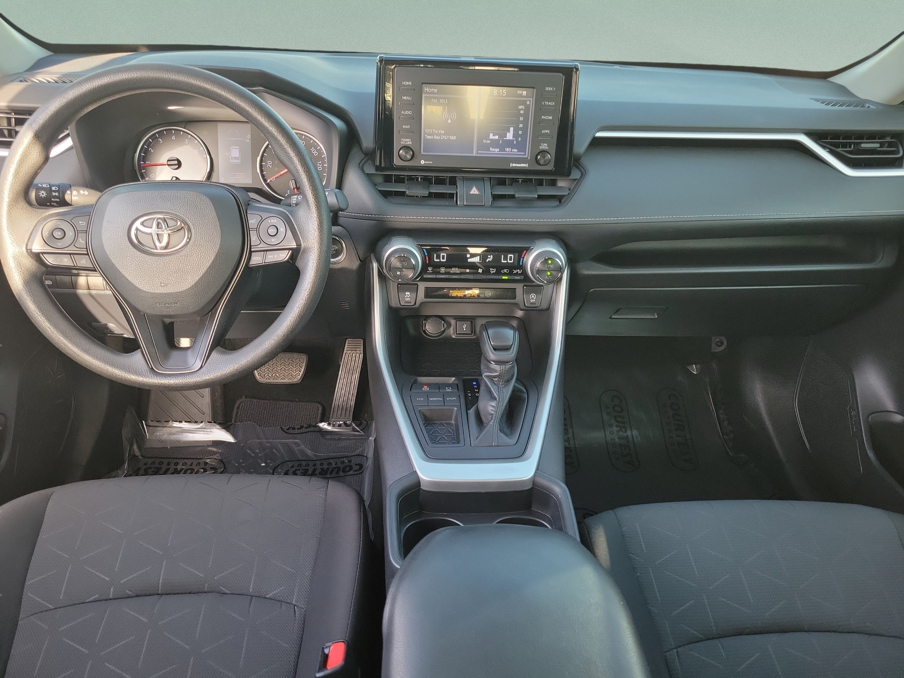 Used 2020 Toyota RAV4 XLE w/ Convenience Package FWD image 10