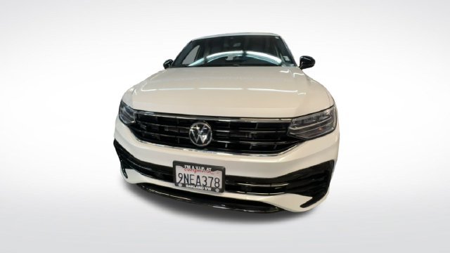 Certified 2024 Volkswagen Tiguan SE R-Line AWD/4WD image 3
