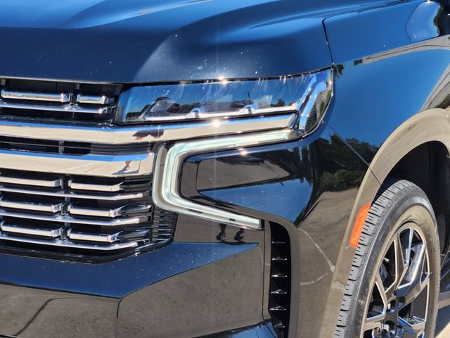Used 2023 Chevrolet Suburban Premier w/ Premium Package AWD/4WD image 9