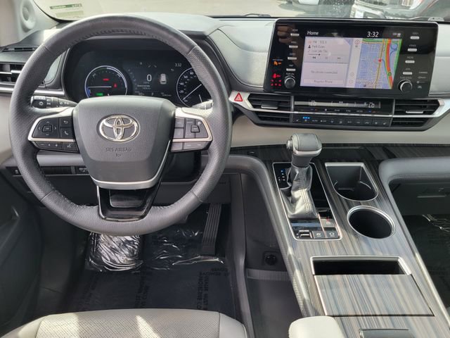 Used 2021 Toyota Sienna Limited FWD image 4